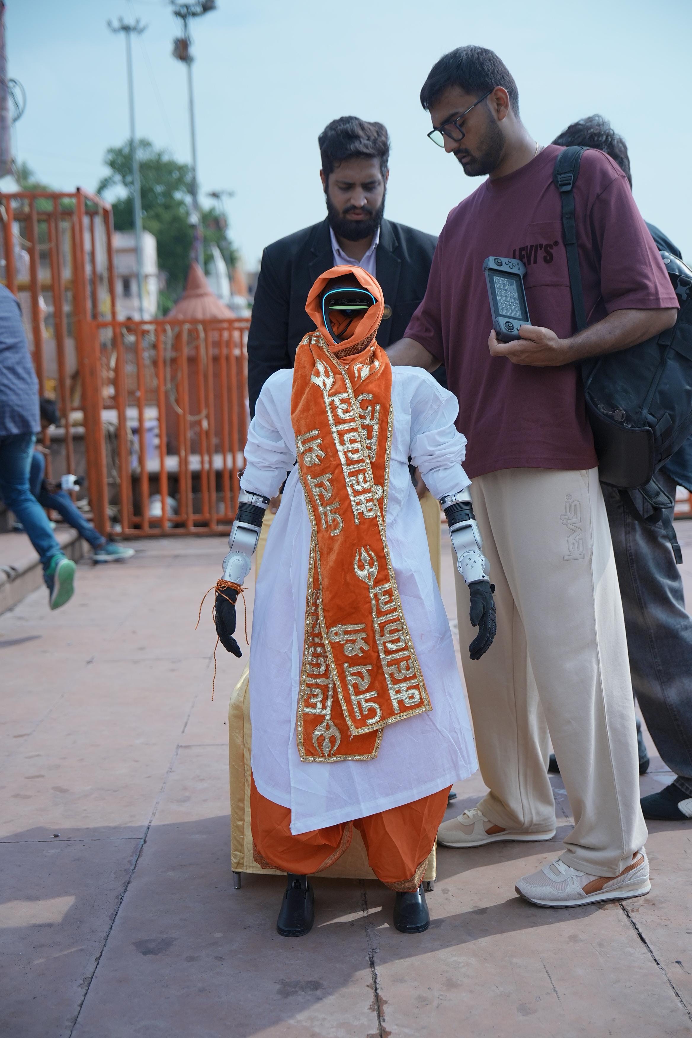 ऐसे निकली सवारी ऐसे निकली सवारी