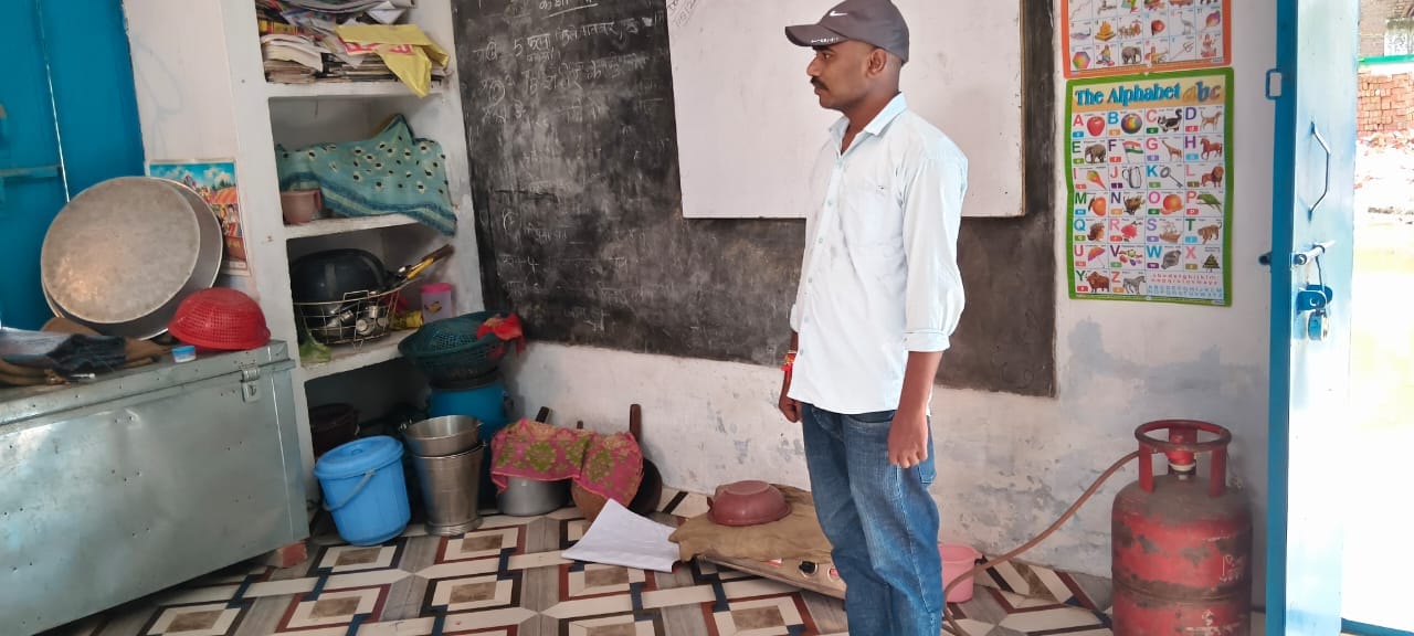 फोटो 31 एचएएमपी 10- स्कूल के परिसर में भरा पानी। संवाद फोटो 31 एचएएमपी 10- स्कूल के परिसर में भरा पानी। संवाद