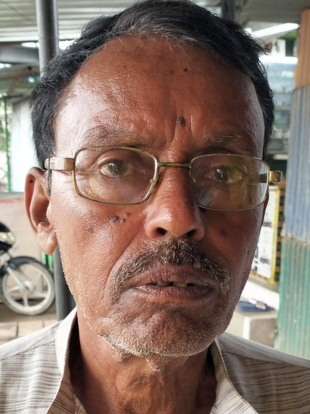 फोटो 31 एमएएचपी 16 परिचय-कानपुर-सागर हाईवे पर चिचारा गांव के पास सड़क पर इस तरह हैं बड़े-बड़े ग फोटो 31 एमएएचपी 16 परिचय-कानपुर-सागर हाईवे पर चिचारा गांव के पास सड़क पर इस तरह हैं बड़े-बड़े ग