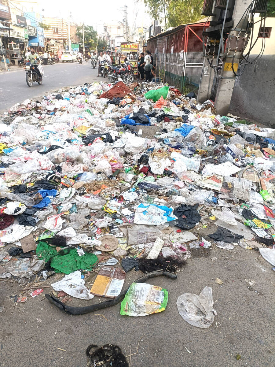 कलायत नगर में लगे कचरे के ढेर। संवाद कलायत नगर में लगे कचरे के ढेर। संवाद