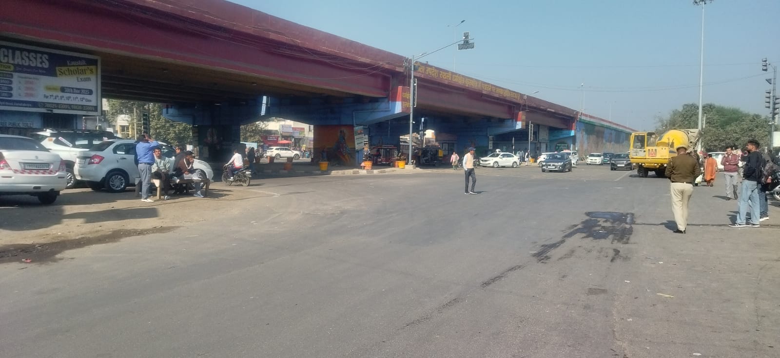 कुरुक्षेत्र। बंद पड़ी उमरी चौक पर लाल बत्ती। संवाद कुरुक्षेत्र। बंद पड़ी उमरी चौक पर लाल बत्ती। संवाद