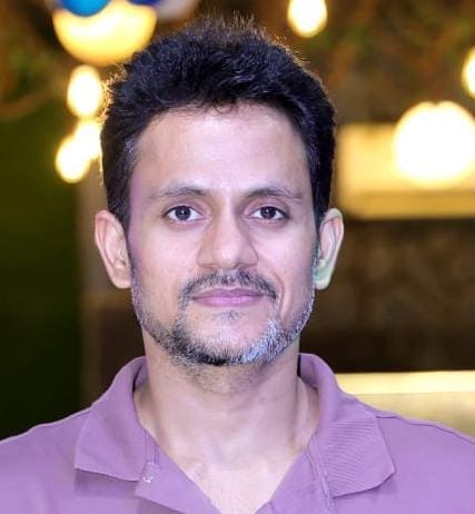 पालम विहार के सी ब्लॉक में टूटा हुआ ओवरहेड टैक पालम विहार के सी ब्लॉक में टूटा हुआ ओवरहेड टैक