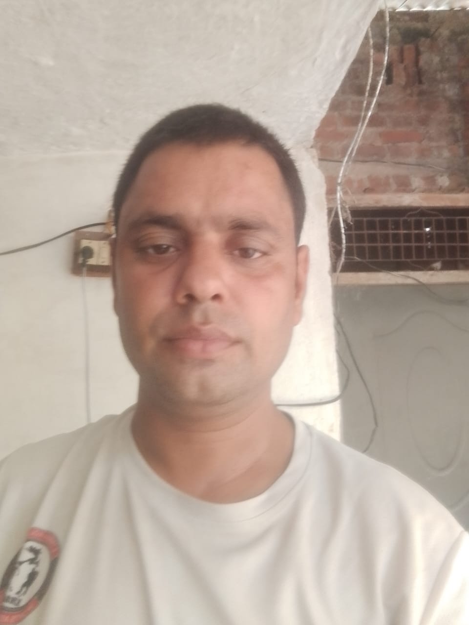 बरौनाकलां आरोग्य मंदिर में मरीज को परामर्श देते सीएचओ अजेंद्र कुमार। संवाद बरौनाकलां आरोग्य मंदिर में मरीज को परामर्श देते सीएचओ अजेंद्र कुमार। संवाद