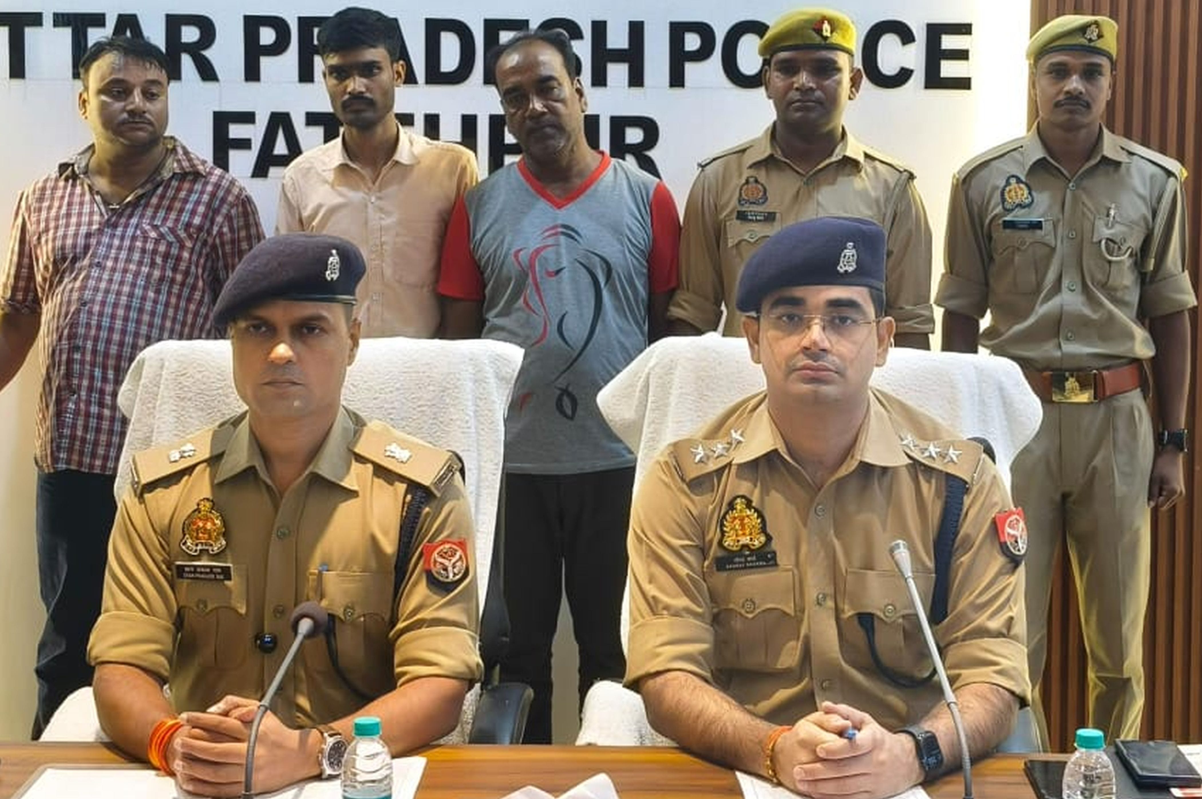 फोटो-17-पुलिस की गिरफ्त में आरोपी। स्रोत: पुलिस फोटो-17-पुलिस की गिरफ्त में आरोपी। स्रोत: पुलिस