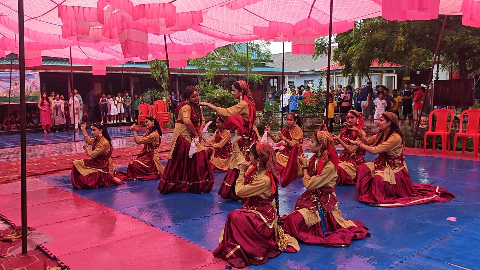 राजकीय उत्कृष्ट विद्यालय गरली में अंडर-14 खंड-स्तरीय बॉयज एंड गर्ल्स की खेलकूद प्रतियोगिताओं के