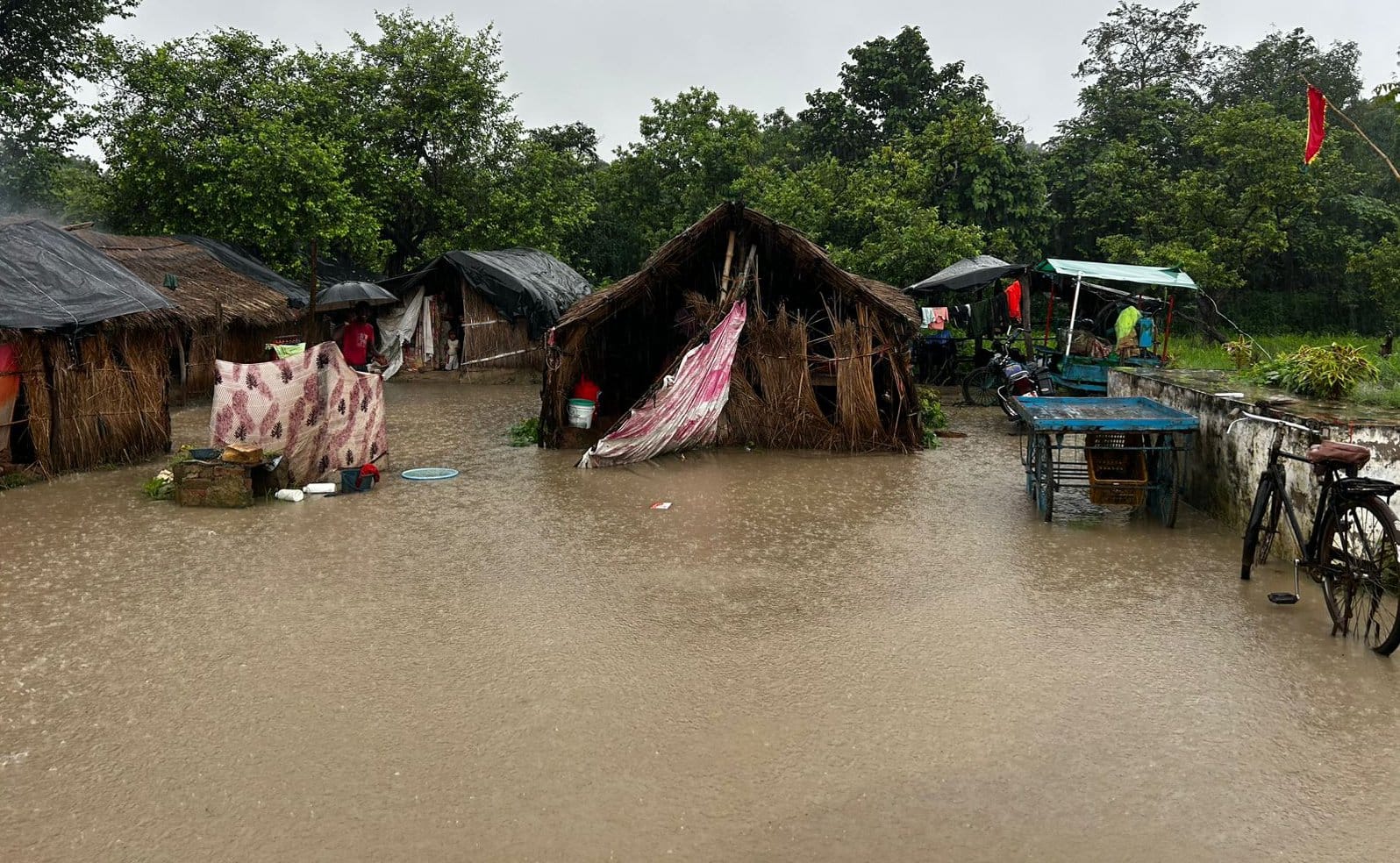 सोमवार को सुबह हुई जोरदार बारिश। संवाद