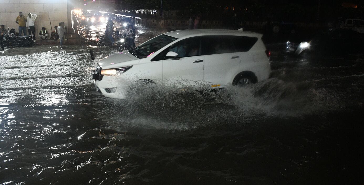 शहर में बारिश के बाद हुआ जलभराव। शहर में बारिश के बाद हुआ जलभराव।