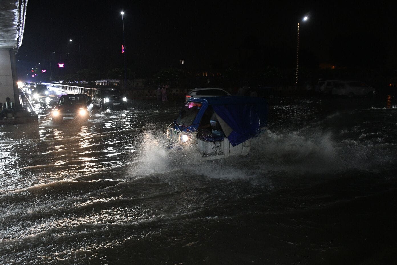 शहर में बारिश के बाद हुआ जलभराव। शहर में बारिश के बाद हुआ जलभराव।