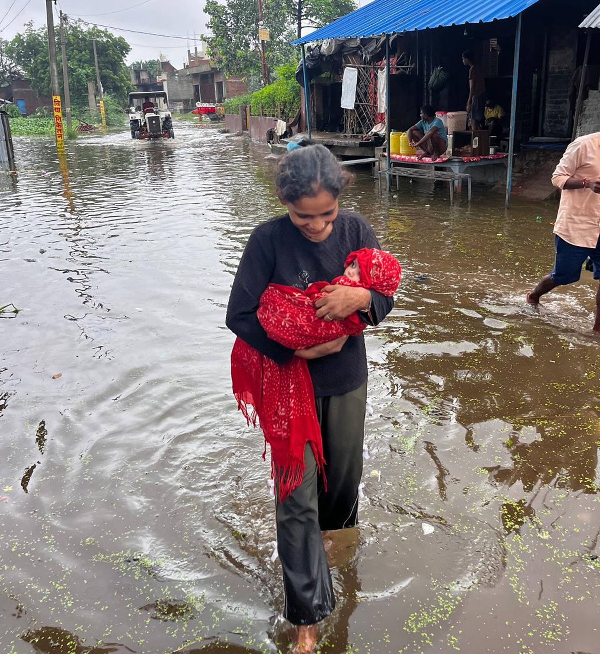 फोटो-05- खेतों में पानी भरने से डूबी फसल। संवाद फोटो-05- खेतों में पानी भरने से डूबी फसल। संवाद