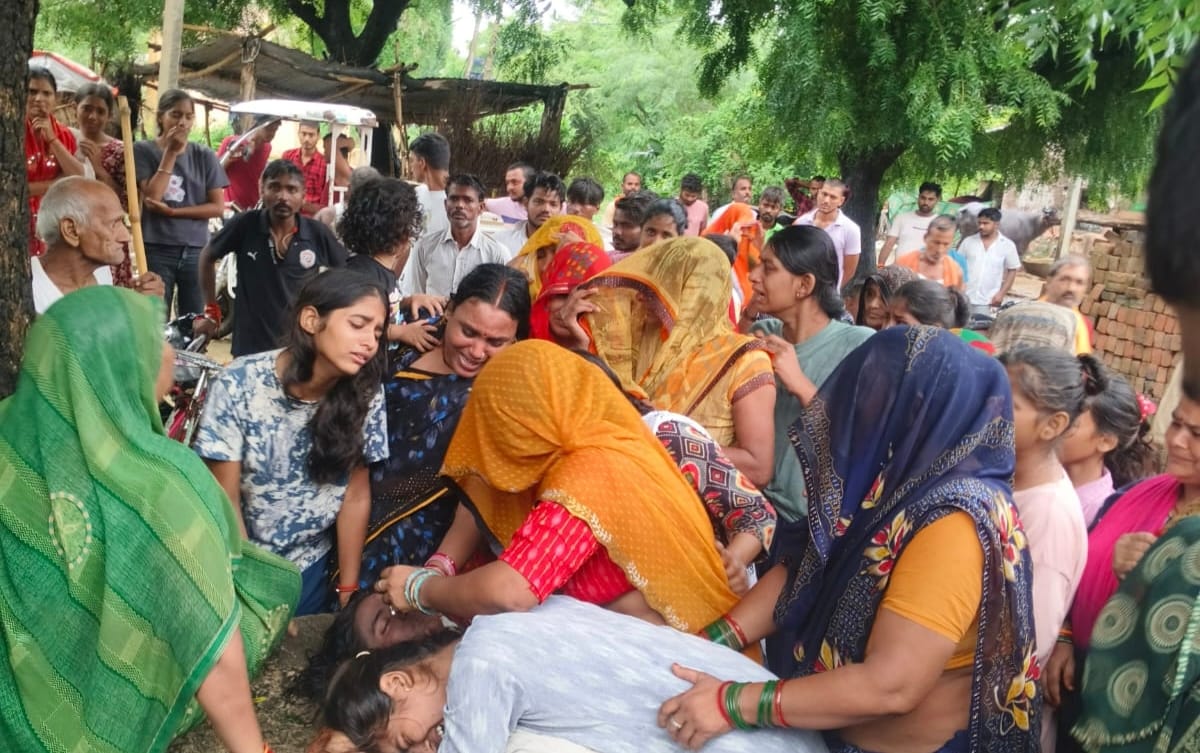 फोटो कैप्शन: मांडा : मृतका शुभी मिश्रा की फाइल फोटो। फोटो कैप्शन: मांडा : मृतका शुभी मिश्रा की फाइल फोटो।