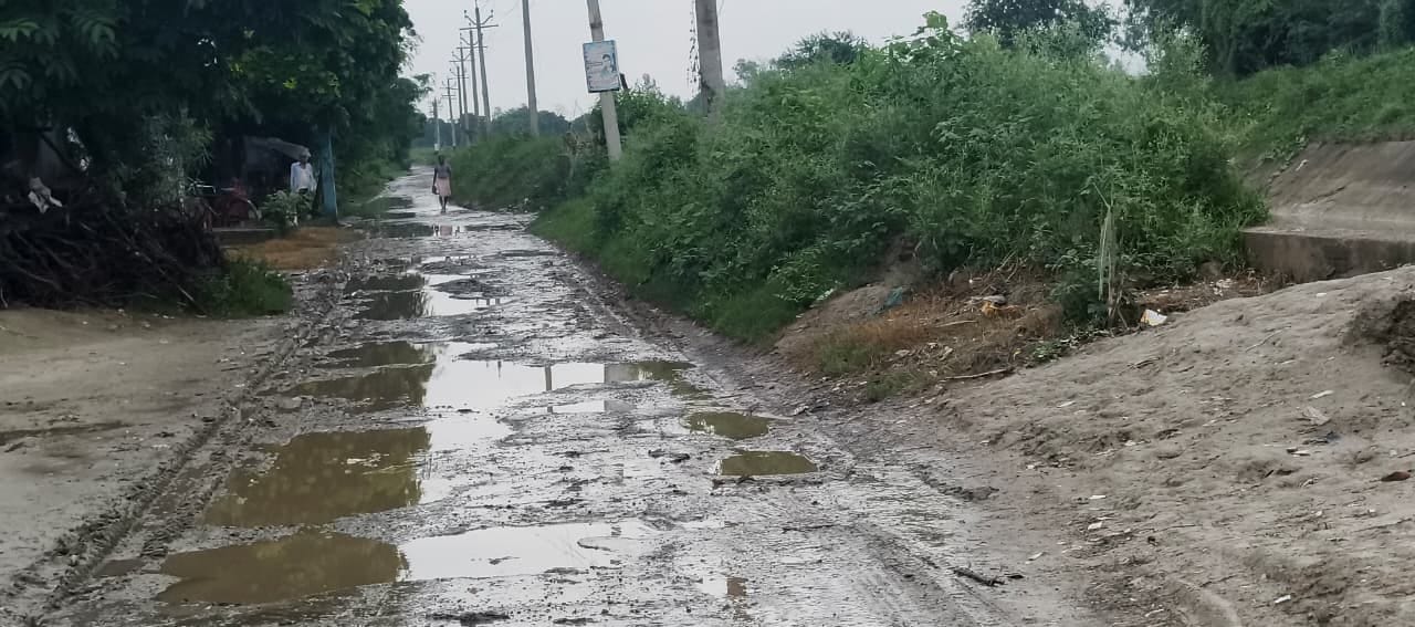  जिला अस्पताल के साइकिल स्टैंड में भरा पानी