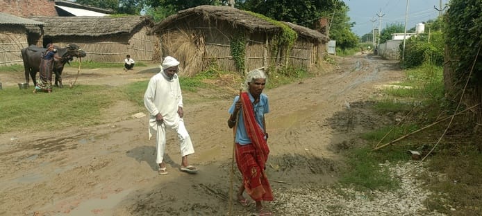 राजेसुल्तानपुर के मांझा कम्हरिया में बढ़ता सरयू नदी का जलस्तर। संवाद राजेसुल्तानपुर के मांझा कम्हरिया में बढ़ता सरयू नदी का जलस्तर। संवाद