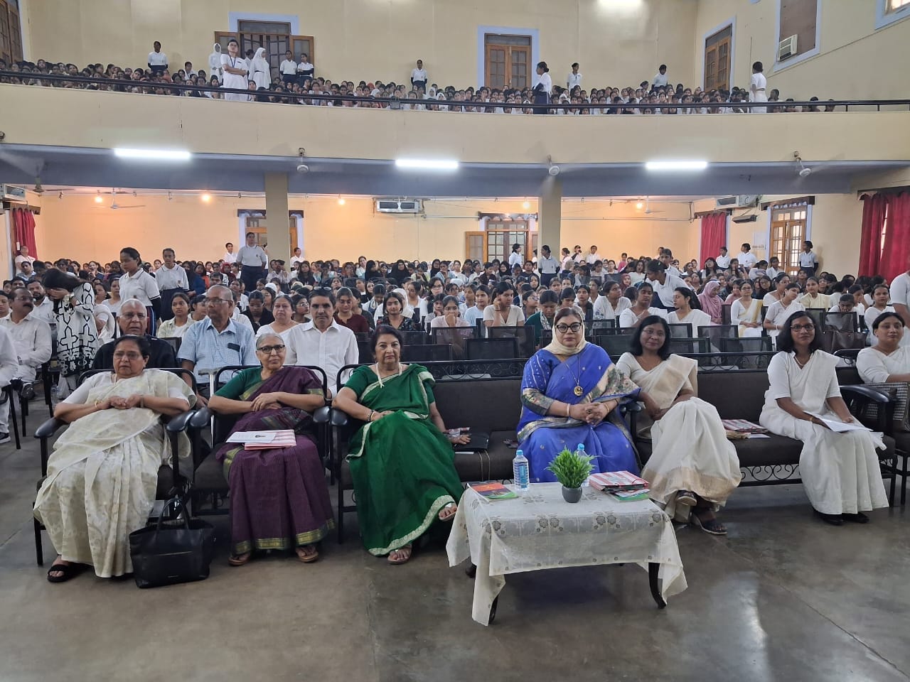 संस्थापक दिवस पर आईटी कॉलेज की पांच पूर्व छात्राएं सम्मानित संस्थापक दिवस पर आईटी कॉलेज की पांच पूर्व छात्राएं सम्मानित