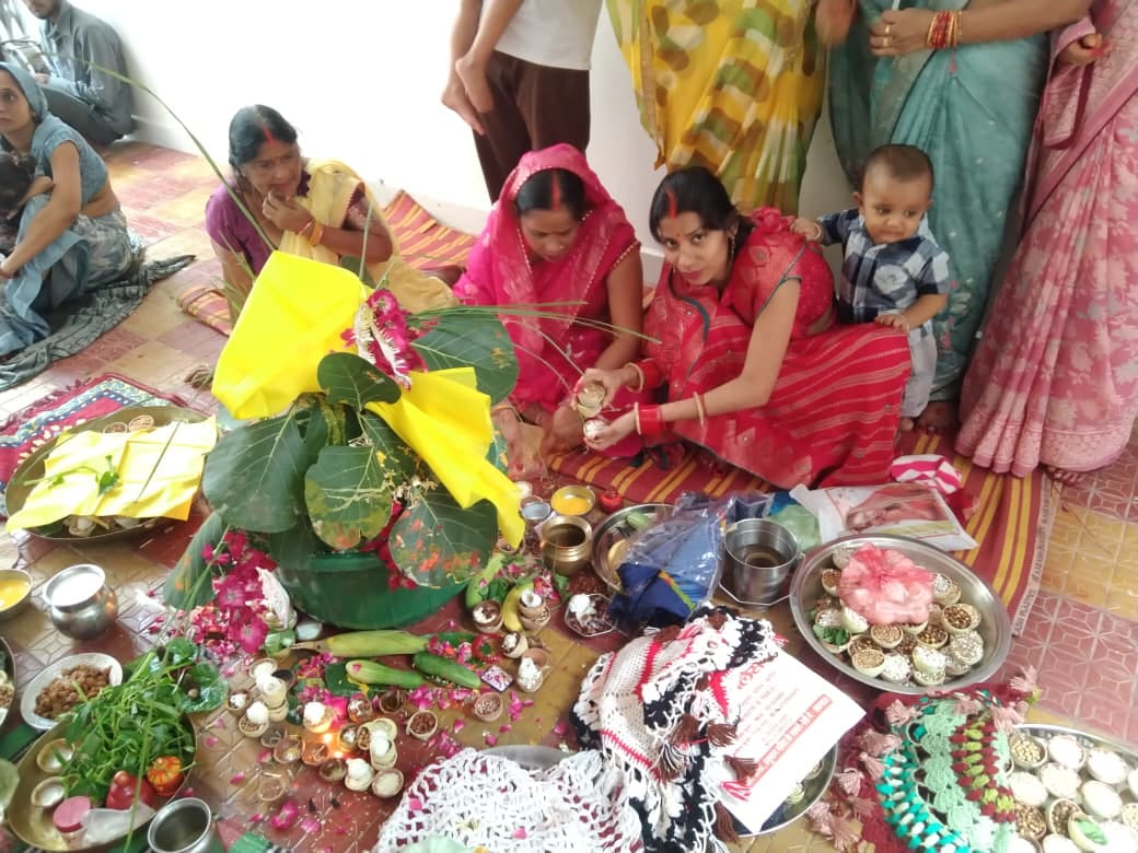 भीरपुर क्षेत्र में धूमधाम से मनाई गई ललही छठ, माताओं ने बच्चों की दीर्घायु के लिए रखा व्रत भीरपुर क्षेत्र में धूमधाम से मनाई गई ललही छठ, माताओं ने बच्चों की दीर्घायु के लिए रखा व्रत