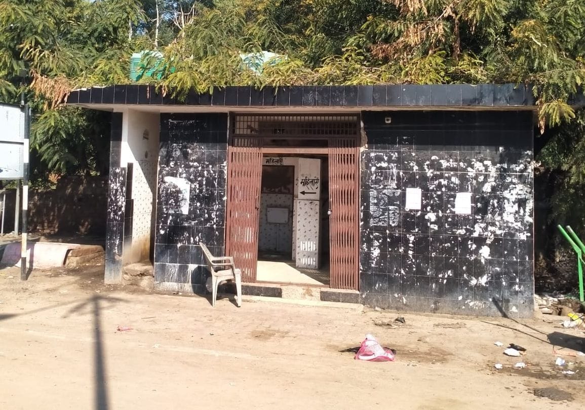 फोटो संख्या:57-नगर पालिका कार्यालय के सामने खाली जगह, जहा बनाया जाएगा सार्वजनिक शौचालय===संवाद फोटो संख्या:57-नगर पालिका कार्यालय के सामने खाली जगह, जहा बनाया जाएगा सार्वजनिक शौचालय===संवाद