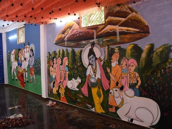 जन्माष्टमी से पहले होती तैयारियां