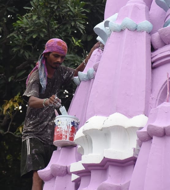 जन्माष्टमी से पहले होती तैयारियां