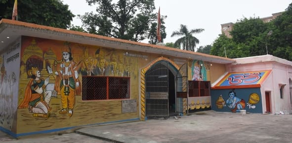 जन्माष्टमी से पहले होती तैयारियां