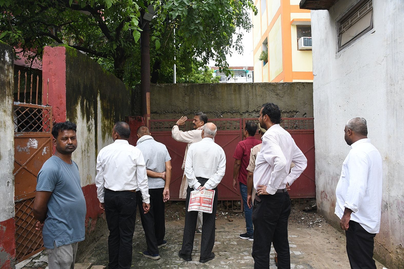 कोठी पर कब्जा लेने पहुंचे अफजाल अंसारी।
