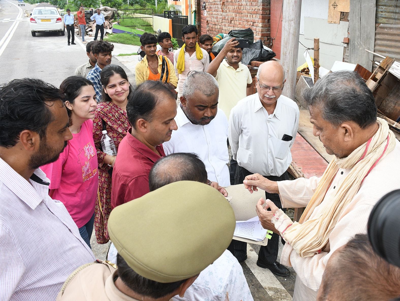कोठी पर कब्जा लेने पहुंचे अफजाल अंसारी।