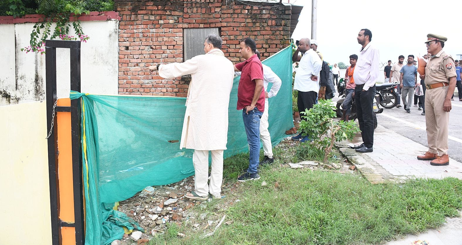 कोठी पर कब्जा लेने पहुंचे अफजाल अंसारी।