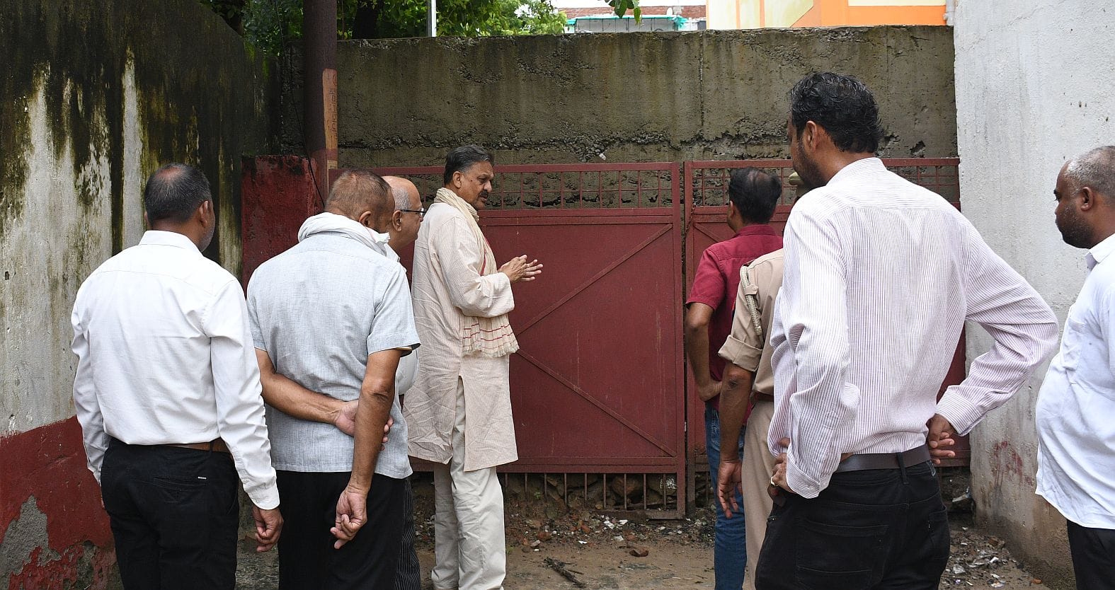 कोठी पर कब्जा लेने पहुंचे अफजाल अंसारी।