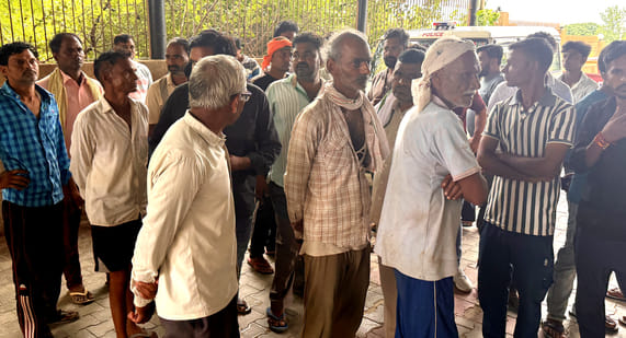 खुर्जा में दादू पॉटरी के पास हुए सड़क हादसे में मृतक हीरालाल का फाइल फोटो। स्रोत : फाइल फोटो खुर्जा में दादू पॉटरी के पास हुए सड़क हादसे में मृतक हीरालाल का फाइल फोटो। स्रोत : फाइल फोटो