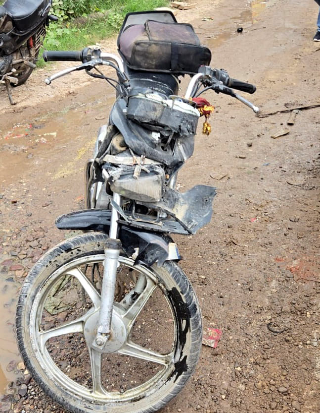 खुर्जा में दादू पॉटरी के पास हुए सड़क हादसे में मृतक हीरालाल का फाइल फोटो। स्रोत : फाइल फोटो खुर्जा में दादू पॉटरी के पास हुए सड़क हादसे में मृतक हीरालाल का फाइल फोटो। स्रोत : फाइल फोटो