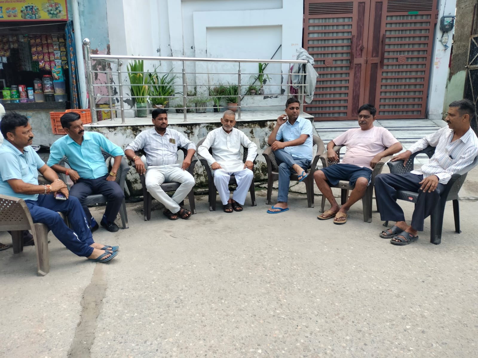 मोदीनगर की गांधीनगर लंकपुरी कॉलोनी में लगा कूड़े का ढेर। संवाद मोदीनगर की गांधीनगर लंकपुरी कॉलोनी में लगा कूड़े का ढेर। संवाद