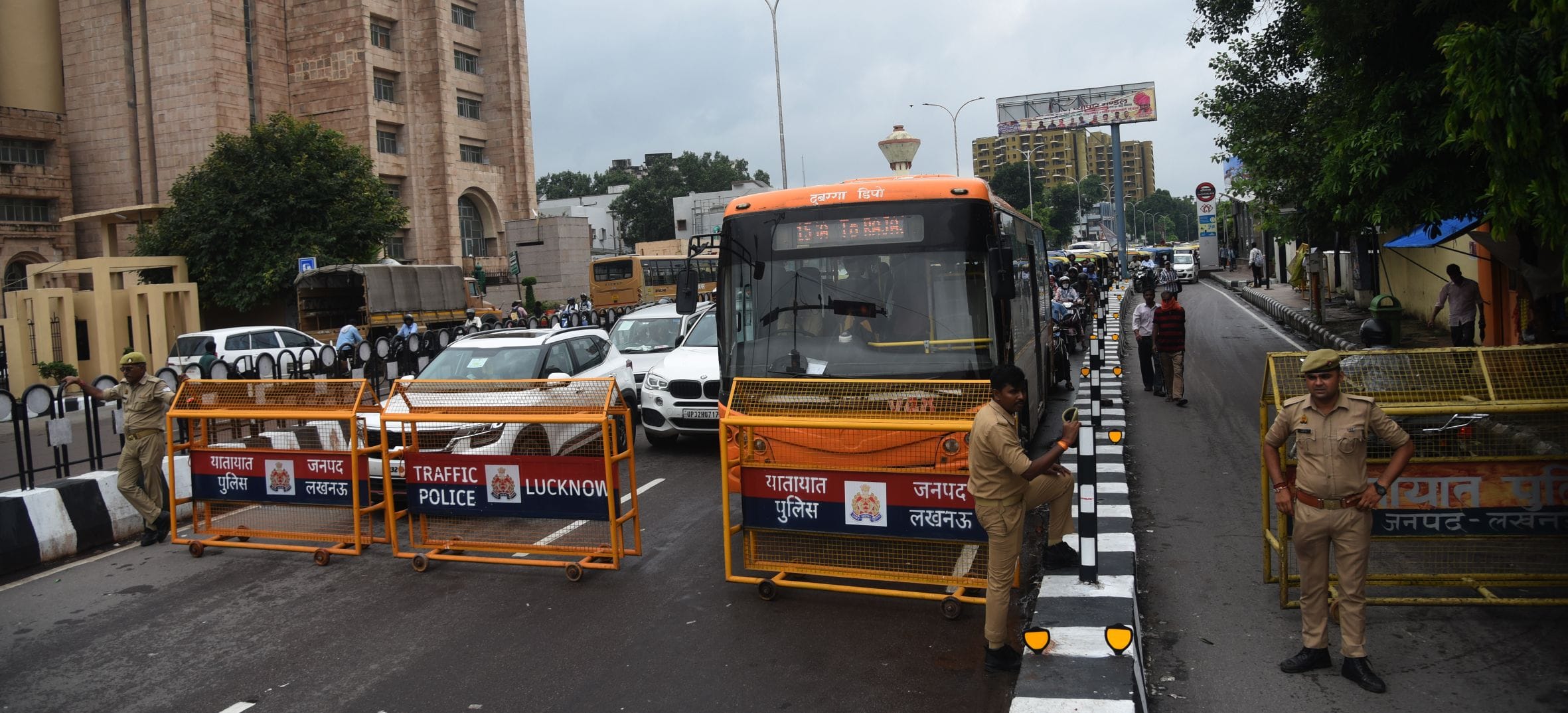 शहर के अलग-अलग इलाकों में लगा जाम। शहर के अलग-अलग इलाकों में लगा जाम।