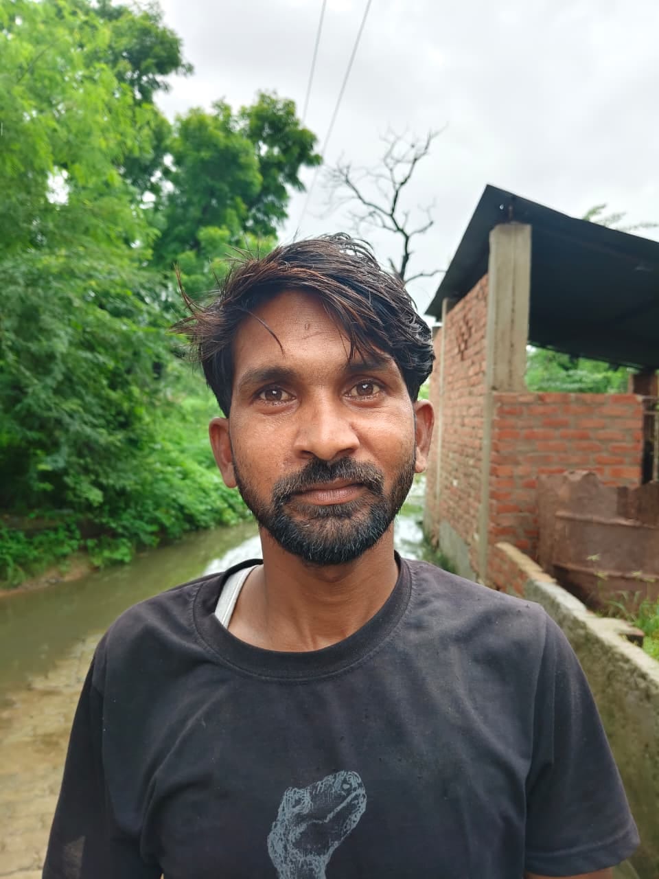 दिबियापुर बाईपास किनारे गोविंदनगर मोहल्ले में घरों के दरवाजे तक भरा बारिश का पानी। संवाद दिबियापुर बाईपास किनारे गोविंदनगर मोहल्ले में घरों के दरवाजे तक भरा बारिश का पानी। संवाद