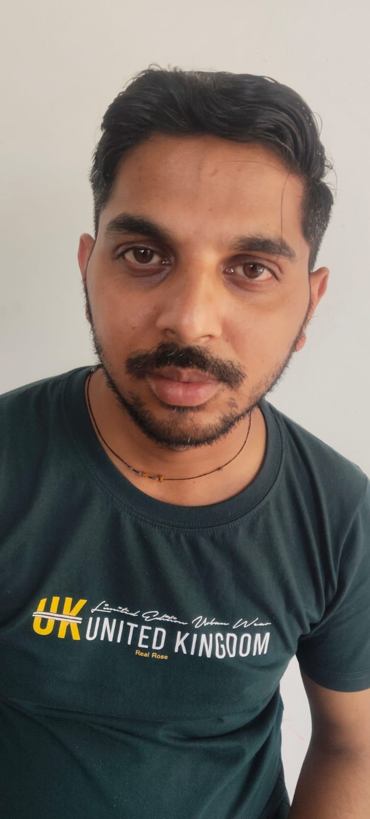 ऊहल चौक के समीप डंगे और रेलिंग का अधूरा कार्य। संवाद ऊहल चौक के समीप डंगे और रेलिंग का अधूरा कार्य। संवाद