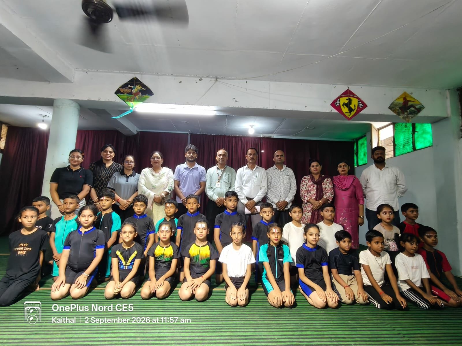 योग प्रतियोगिता में भाग लेती स्कूली छात्राएं। विज्ञप्ति योग प्रतियोगिता में भाग लेती स्कूली छात्राएं। विज्ञप्ति