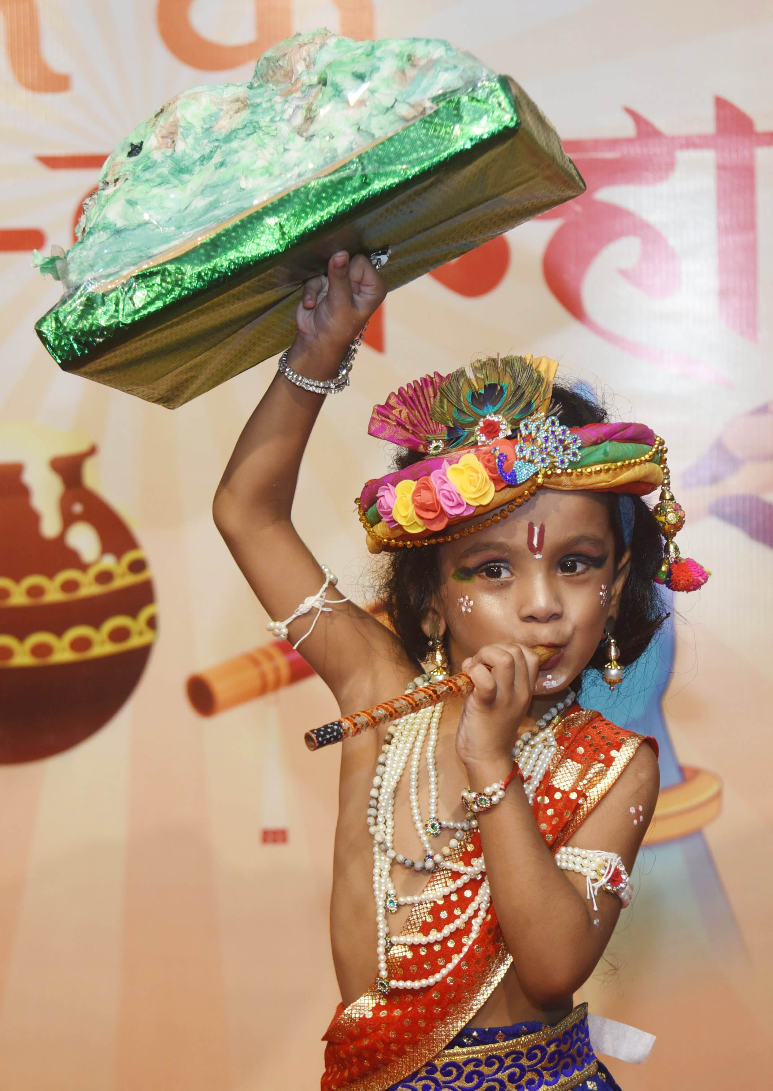 अमर उजाला और उप्र मेट्रो रेल कॉर्पोरेशन के संयुक्त तत्वावधान में घर घर राधा-कान्हा उत्सव का आयो