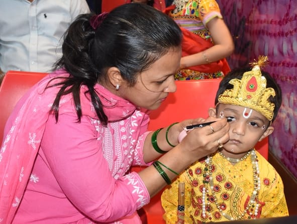 अमर उजाला और उप्र मेट्रो रेल कॉर्पोरेशन के संयुक्त तत्वावधान में घर घर राधा-कान्हा उत्सव का आयो