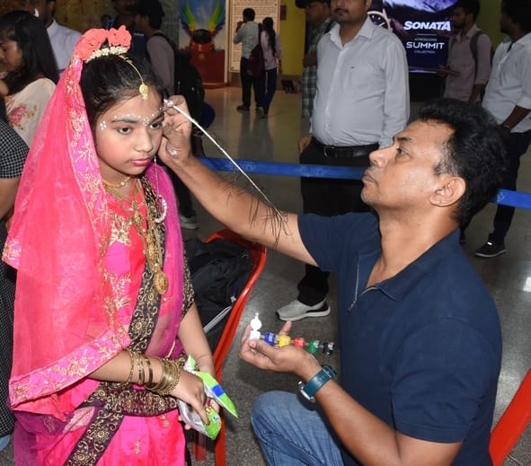 अमर उजाला और उप्र मेट्रो रेल कॉर्पोरेशन के संयुक्त तत्वावधान में घर घर राधा-कान्हा उत्सव का आयो