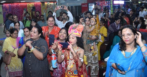 अमर उजाला और उप्र मेट्रो रेल कॉर्पोरेशन के संयुक्त तत्वावधान में घर घर राधा-कान्हा उत्सव का आयो