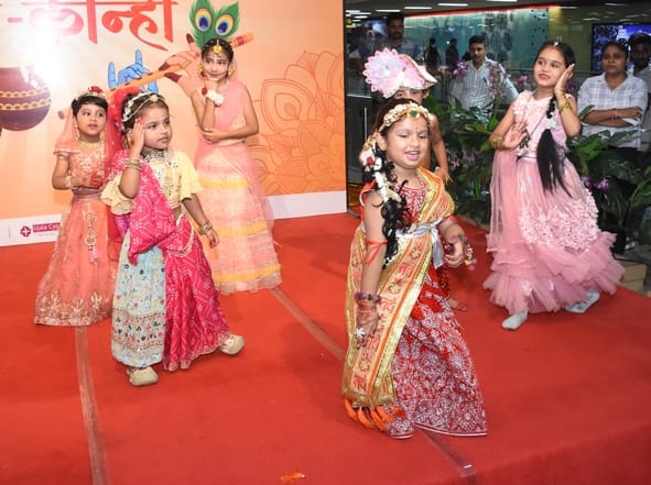 अमर उजाला और उप्र मेट्रो रेल कॉर्पोरेशन के संयुक्त तत्वावधान में घर घर राधा-कान्हा उत्सव का आयो
