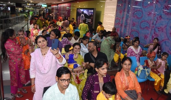 अमर उजाला और उप्र मेट्रो रेल कॉर्पोरेशन के संयुक्त तत्वावधान में घर घर राधा-कान्हा उत्सव का आयो