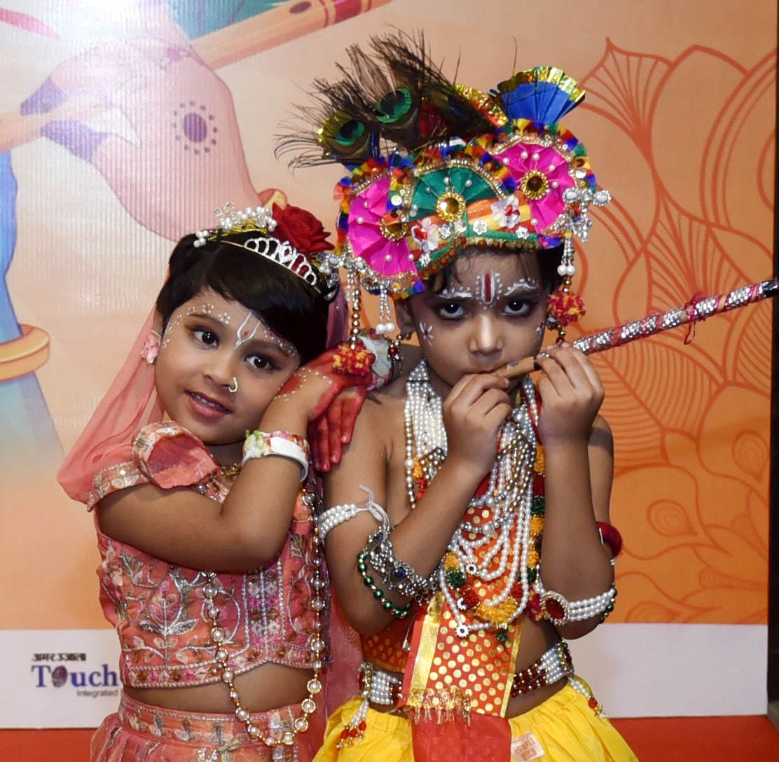 अमर उजाला और उप्र मेट्रो रेल कॉर्पोरेशन के संयुक्त तत्वावधान में घर घर राधा-कान्हा उत्सव का आयो