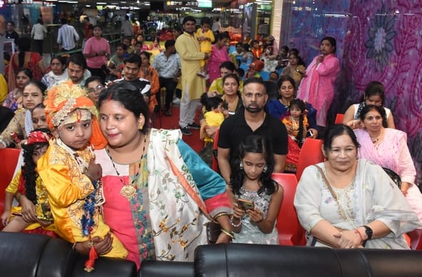 अमर उजाला और उप्र मेट्रो रेल कॉर्पोरेशन के संयुक्त तत्वावधान में घर घर राधा-कान्हा उत्सव का आयो
