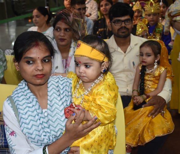 अमर उजाला और उप्र मेट्रो रेल कॉर्पोरेशन के संयुक्त तत्वावधान में घर घर राधा-कान्हा उत्सव का आयो