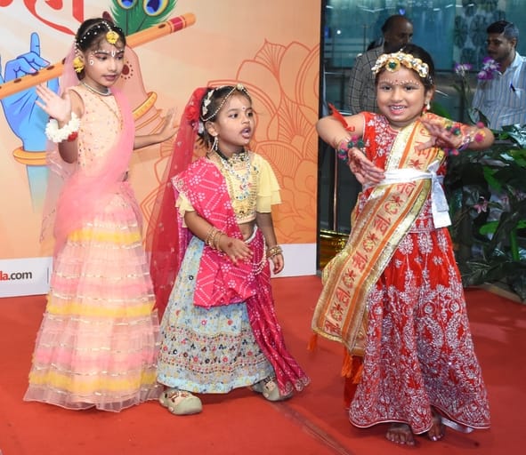 अमर उजाला और उप्र मेट्रो रेल कॉर्पोरेशन के संयुक्त तत्वावधान में घर घर राधा-कान्हा उत्सव का आयो