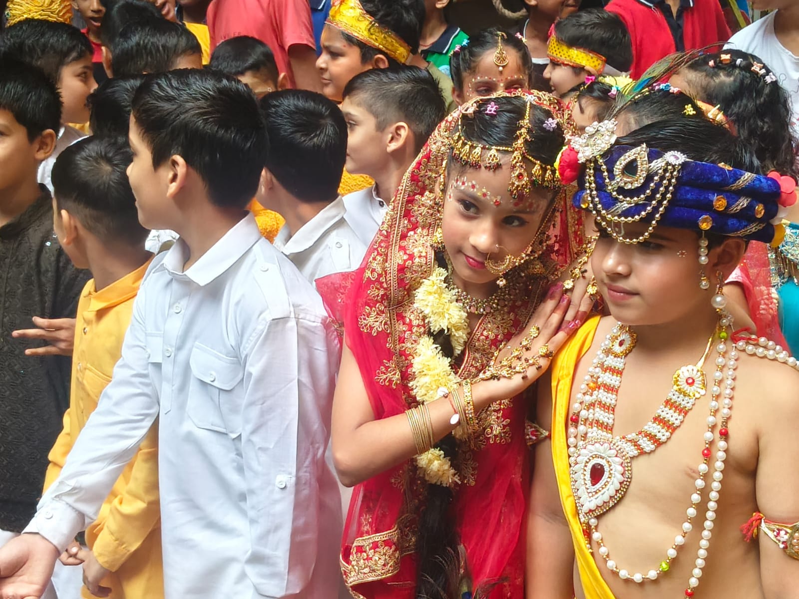 बिलासपुर शहर जन्माष्टमी पर निकली शोभायात्रा। स्रोत: जागरूक पाठक बिलासपुर शहर जन्माष्टमी पर निकली शोभायात्रा। स्रोत: जागरूक पाठक