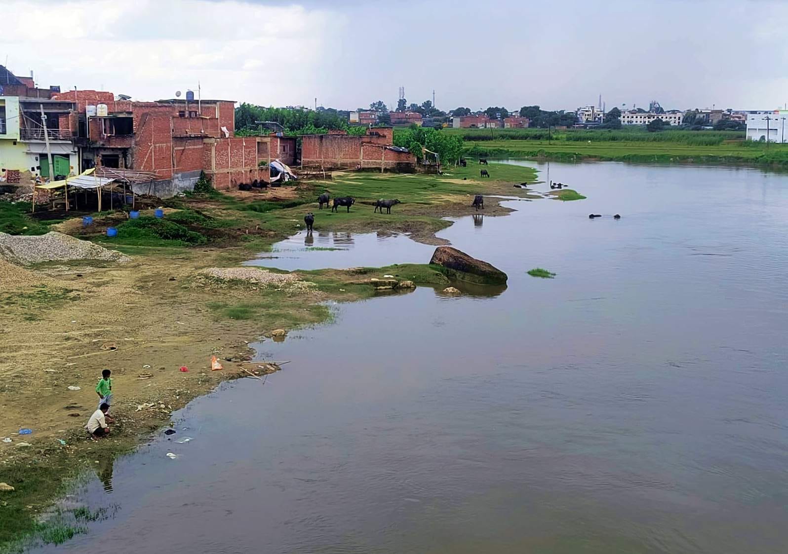 ककरा में उफान पर गर्रा नदी। संवाद ककरा में उफान पर गर्रा नदी। संवाद