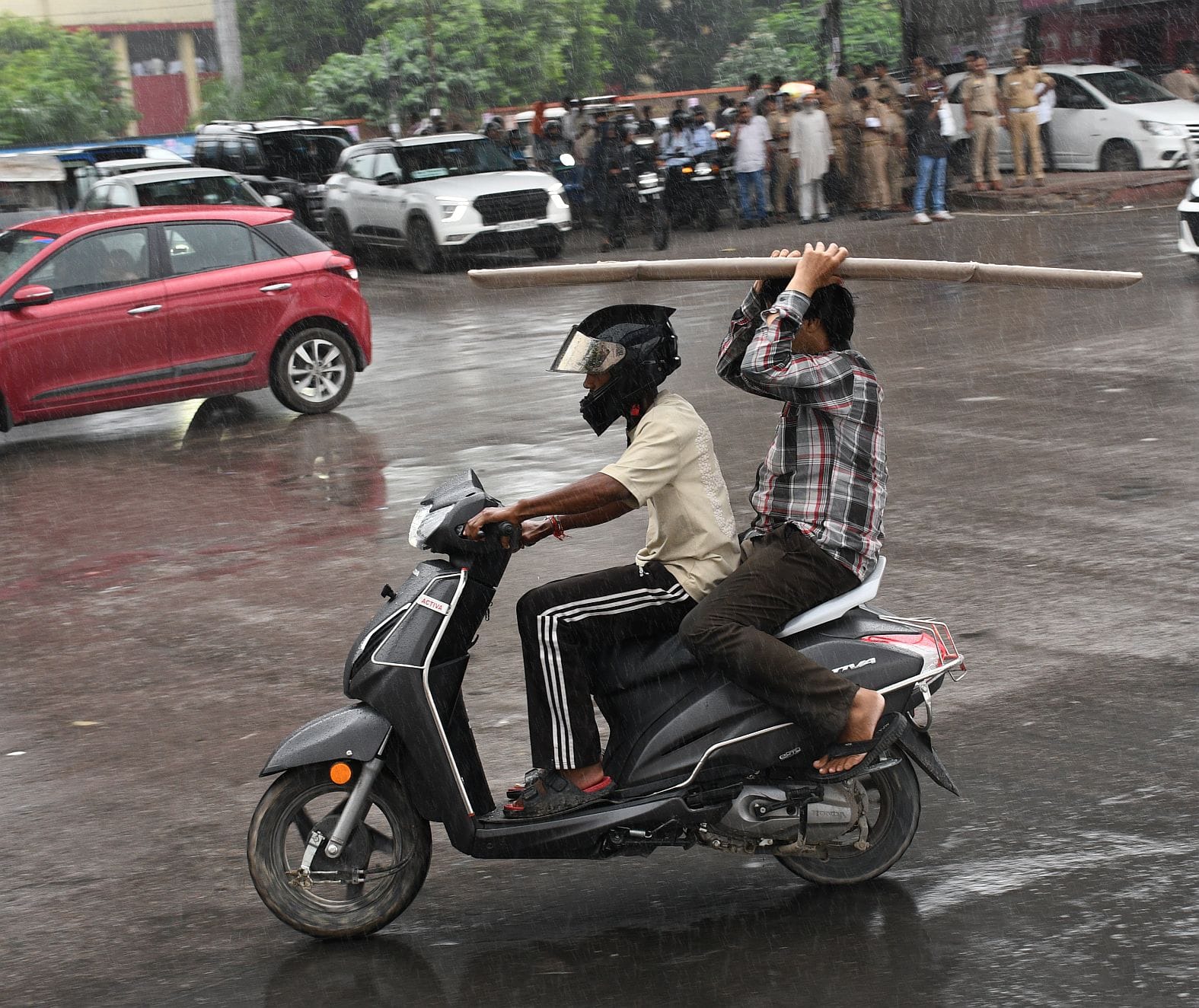 राजधानी में बृहस्पतिवार को झमाझम बारिश हुई। 