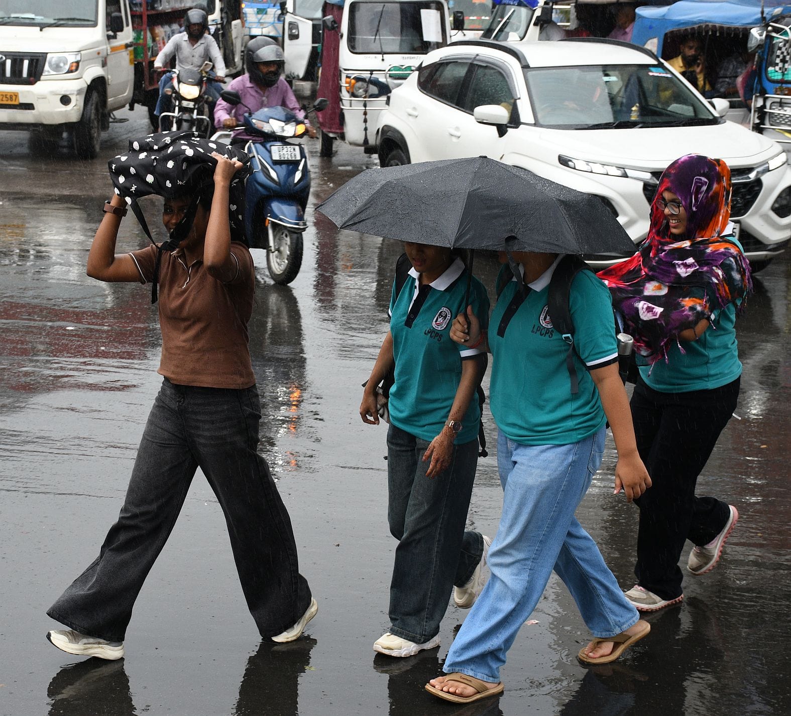 राजधानी में बृहस्पतिवार को झमाझम बारिश हुई। 