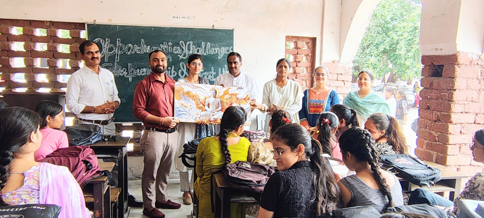 उद्यमिता दिवस पर व्याख्यान में मौजूद महाविद्यालय की छात्राएं व शिक्षक।स्रोत: कॉलेज उद्यमिता दिवस पर व्याख्यान में मौजूद महाविद्यालय की छात्राएं व शिक्षक।स्रोत: कॉलेज