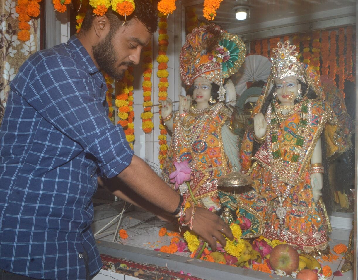 फोटो-10- श्रीकृष्ण राधा के वेश में सजे रुद्रांश व गुड़िया। स्रोत: स्वयं फोटो-10- श्रीकृष्ण राधा के वेश में सजे रुद्रांश व गुड़िया। स्रोत: स्वयं