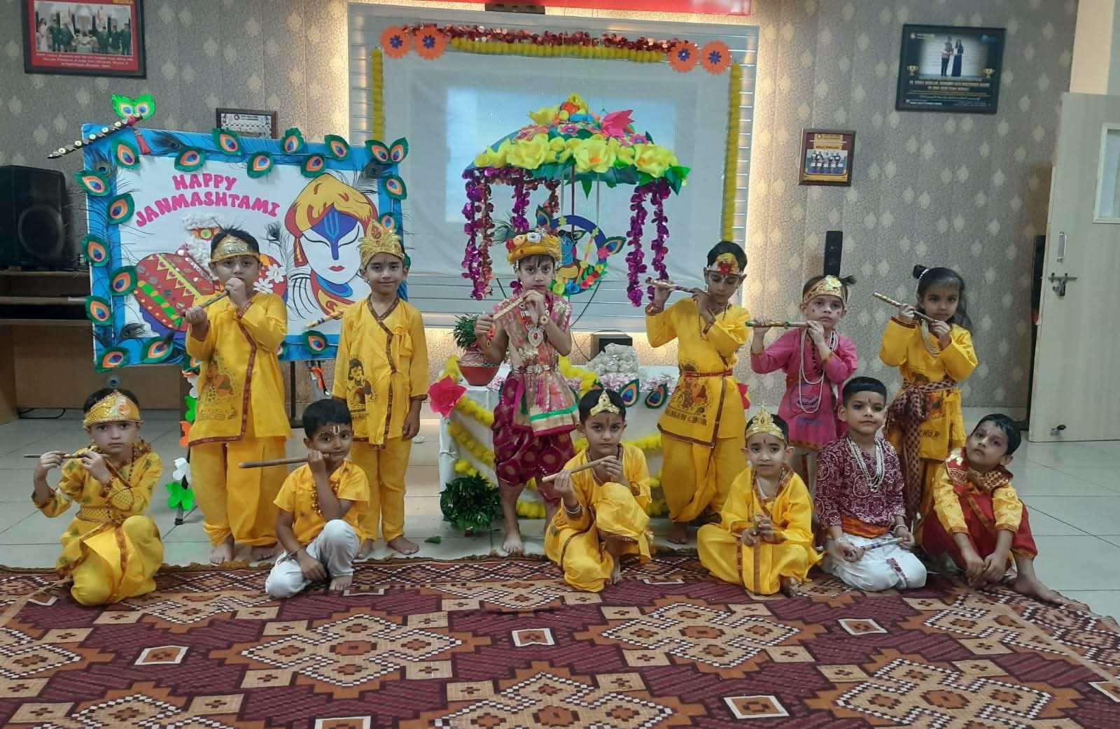 पास्सू के सात्विक चौधरी जन्माष्टमी पर नन्हे कान्हा के रूप में। जागरूक पाठक पास्सू के सात्विक चौधरी जन्माष्टमी पर नन्हे कान्हा के रूप में। जागरूक पाठक